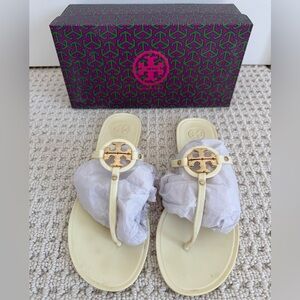Mini Miller Flat Thong Jelly Sandal in Ivory and Gold Size 11 and 10